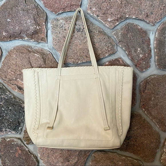 👜Big Buddha large cream faux leather shoulder bag. - Picture 2 of 9